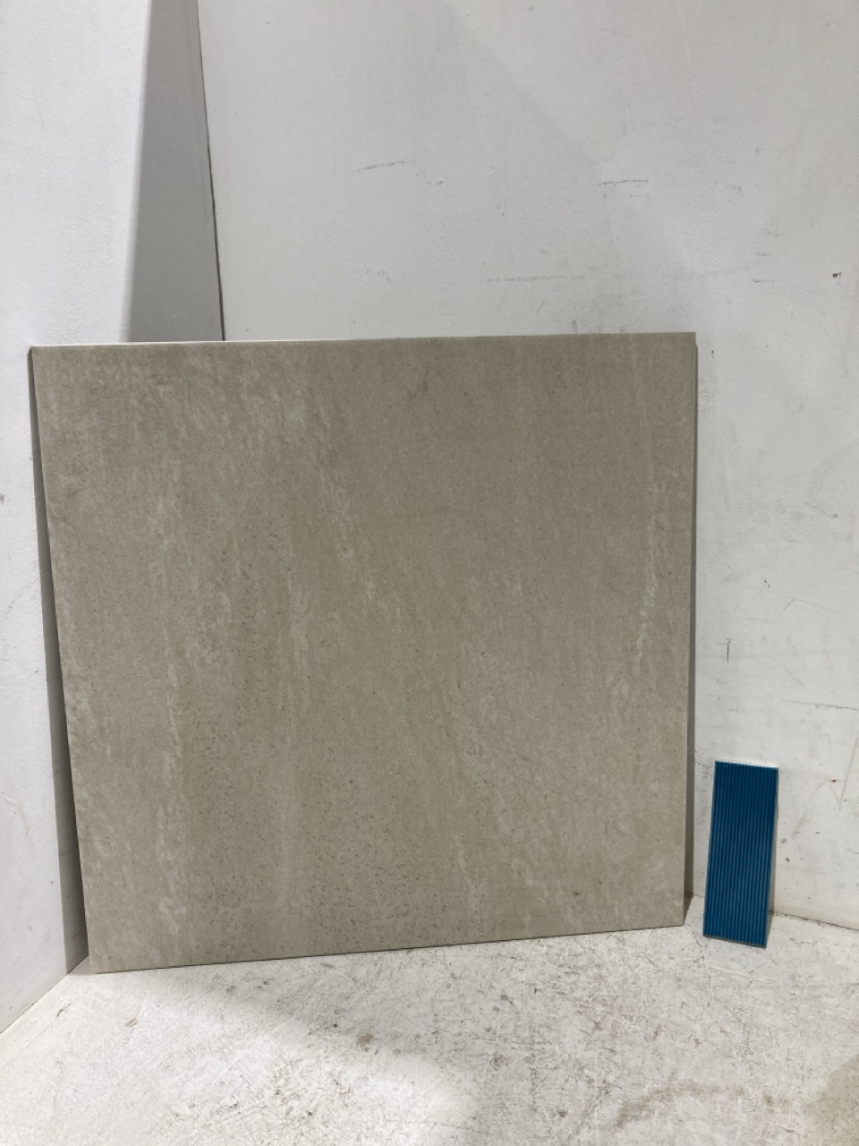 Lot 36  
            Birmingham - Collection Only 

                
QUANTITY OF ASSORTED WALL TILES TO INCLUDE CEVICA DECORATIVE TILES LIUXURY LINEAR...