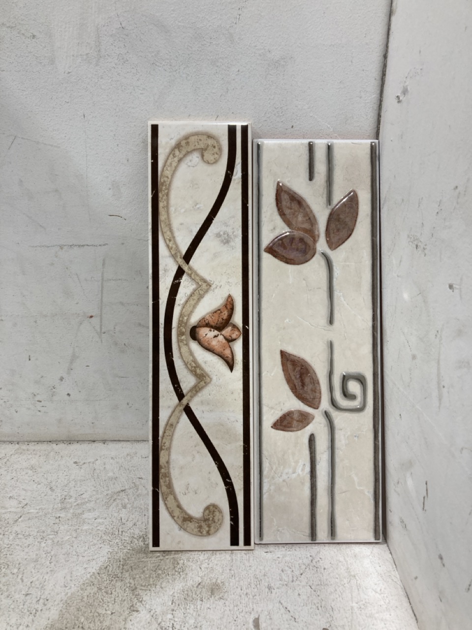 Lot 38  
            Birmingham - Collection Only 

                
QUANTITY OF ASSORTED WALL TILES TO INCLUDE CERÁMICAS GAYA PRESTIGE HOJAS-03 ROJO ...