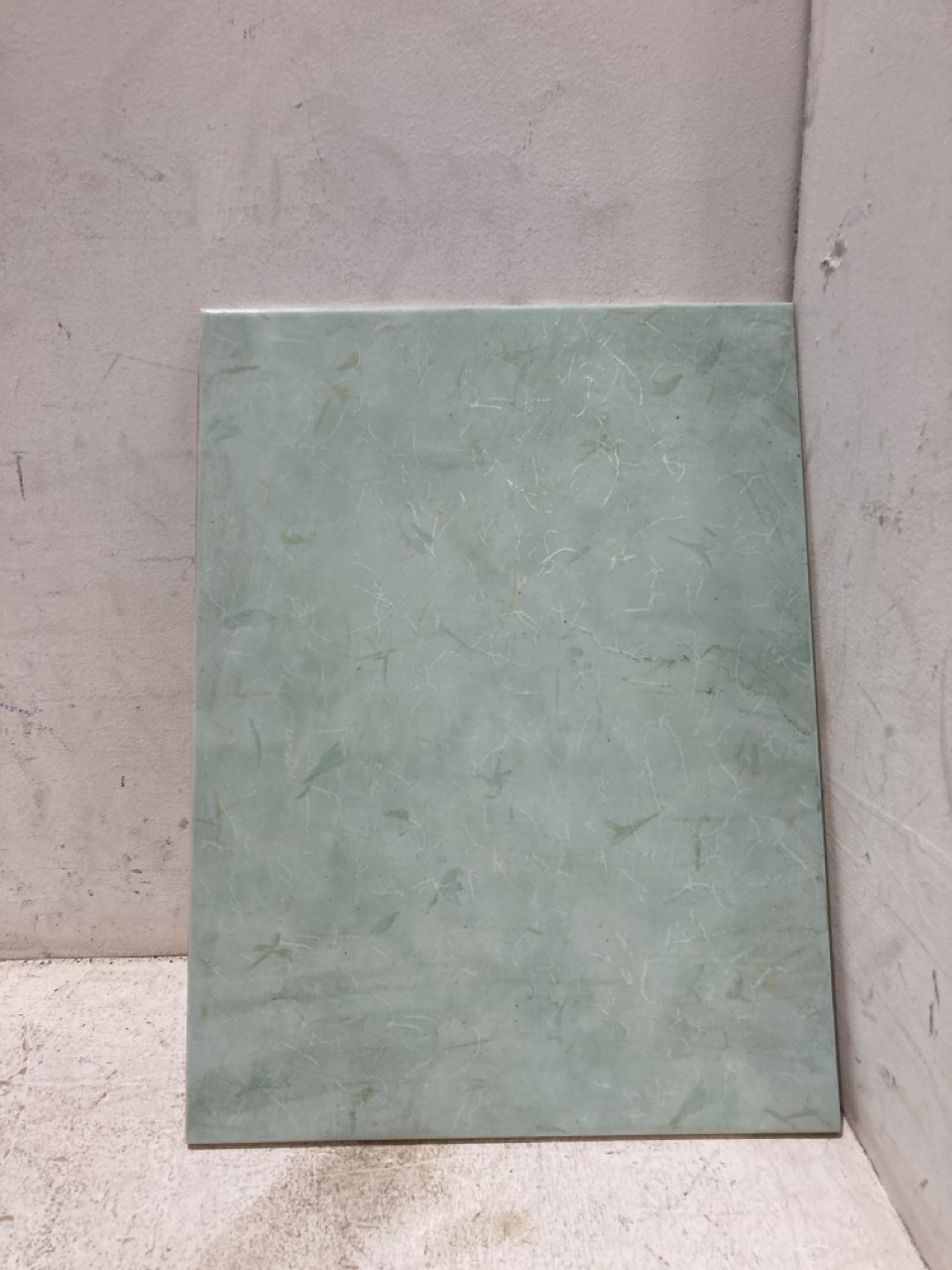 Lot 42  
            Birmingham - Collection Only 

                
QUANTITY OF ESPRESSIONI RAGNO KAMI VERDA WALL TILES (APPROX 26 BOXES)