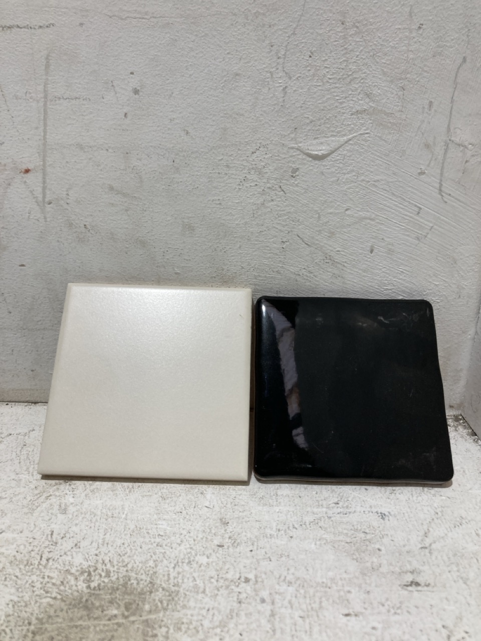 Lot 49  
            Birmingham - Collection Only 

                
QUANTITY OF ASSORTED WALL TILES TO INCLUDE CEVICA S.L CONIC NEGRO (APPROX 25 BOXES)