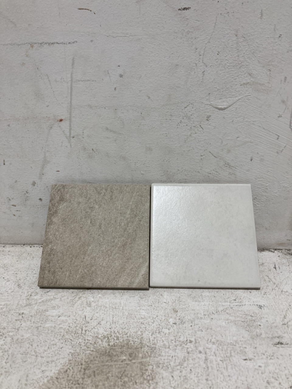 Lot 50  
            Birmingham - Collection Only 

                
QUANTITY OF ASSORTED WALL TILES TO INCLUDE RAGNO A18 MINIMAL BI R826 (APPROX 30 B...