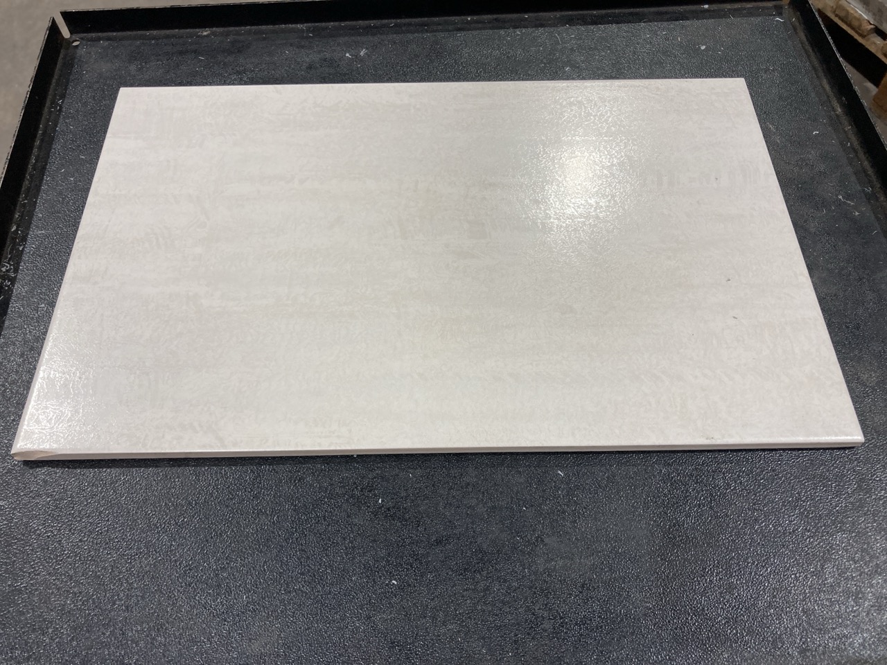 Lot 5  
            Birmingham - Collection Only 

                
QUANTITY OF ROCA WALL TILES TO INCLUDE MAGNET BLANCO (APPROX 25 BOXES)