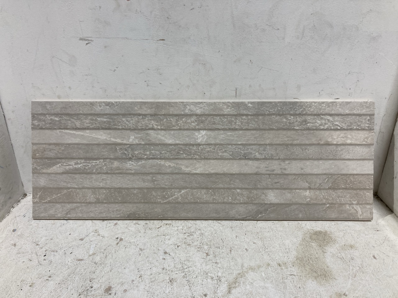 Lot 71  
            Birmingham - Collection Only 

                
QUANTITY OF ASSORTED WALL TILES TO INCLUDE SETTECENTO CERAMICA D'ARTE NORMANNI SA...