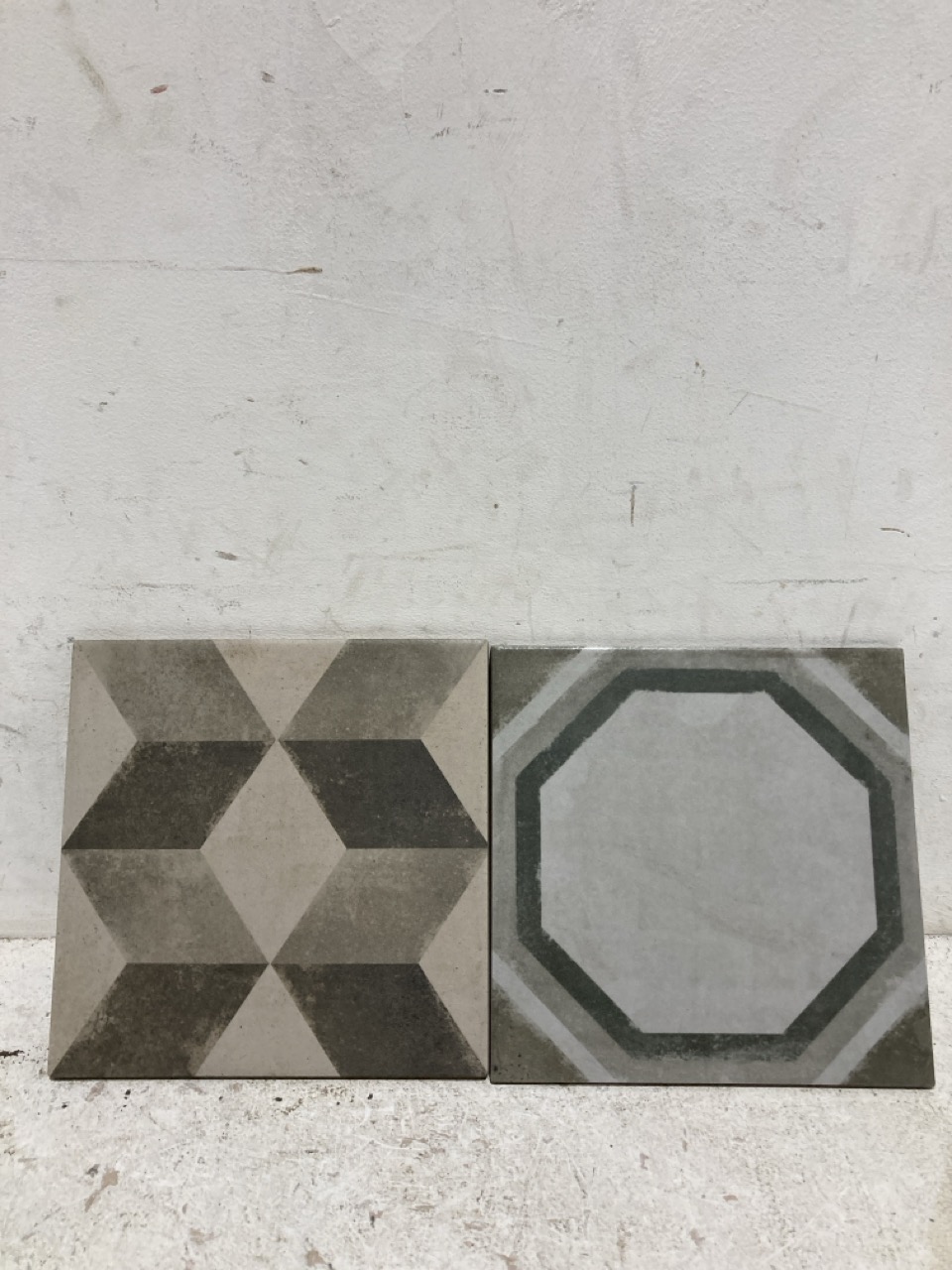 Lot 74  
            Birmingham - Collection Only 

                
QUANTITY OF ASSORTED WALL TILES TO INCLUDE ERMES AURELIA VINTAGE DECORO OTTAGANO ...