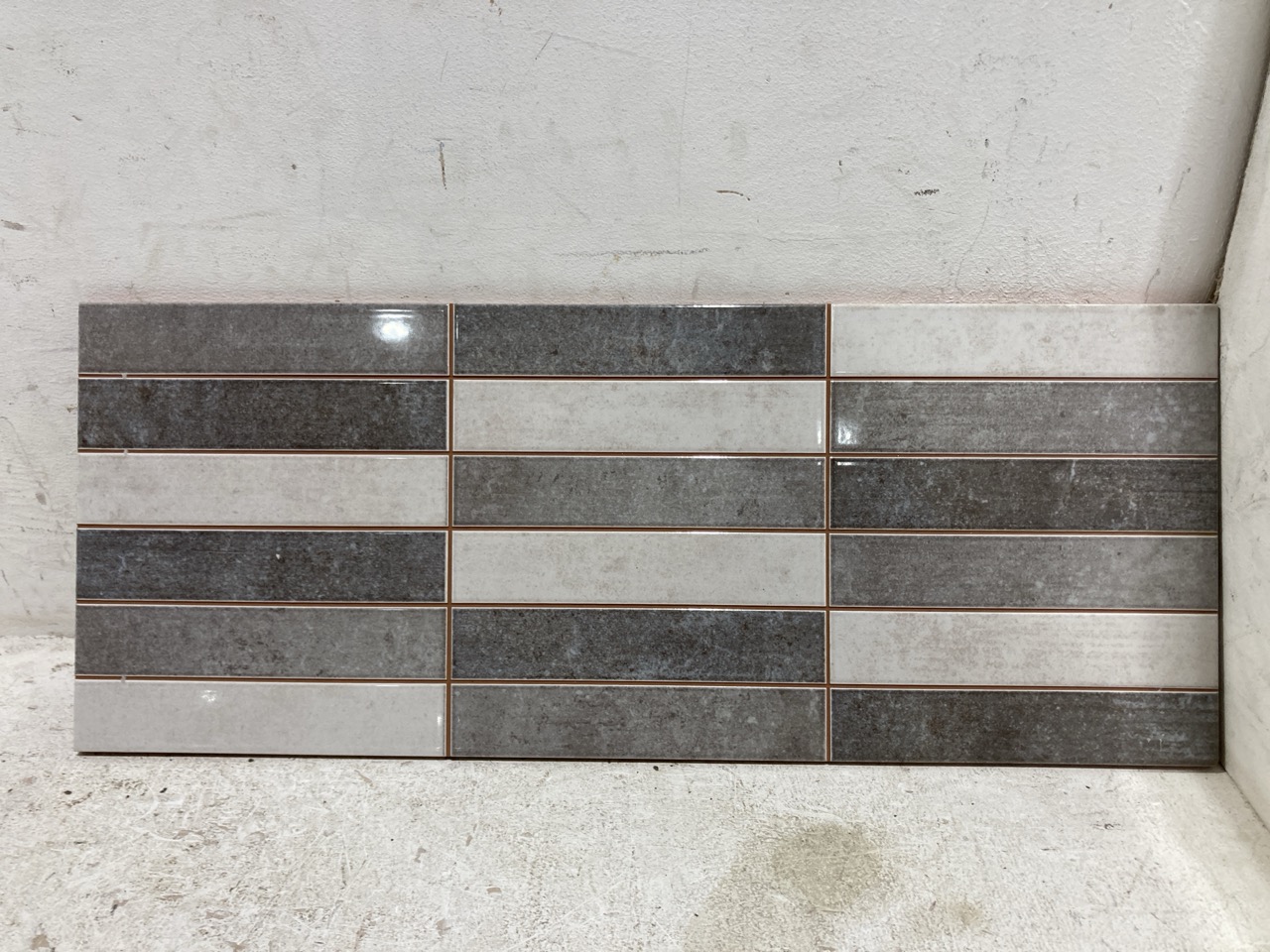 Lot 75  
            Birmingham - Collection Only 

                
QUANTITY OF SANCHIS SECRET GRIS DAMERO WALL TILES (APPROX 14 BOXES)