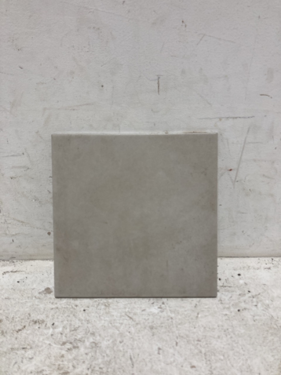 Lot 81  
            Birmingham - Collection Only 

                
QUANTITY OF ERMA AURELIA VINTAGE CALCE BIA-GL WALL TILES (APPROX 16 BOXES)