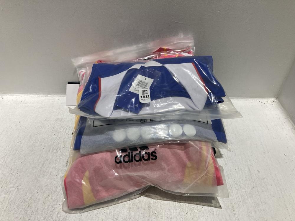 Lot 1811  
            Chesterfield SR45 - Parcel Delivery Only 

                
5 X ASSORTED BRANDED ADULTS CLOTHING TO INCLUDE UMBRO FOOTBALL SHIRT IN BLUE (LOC...