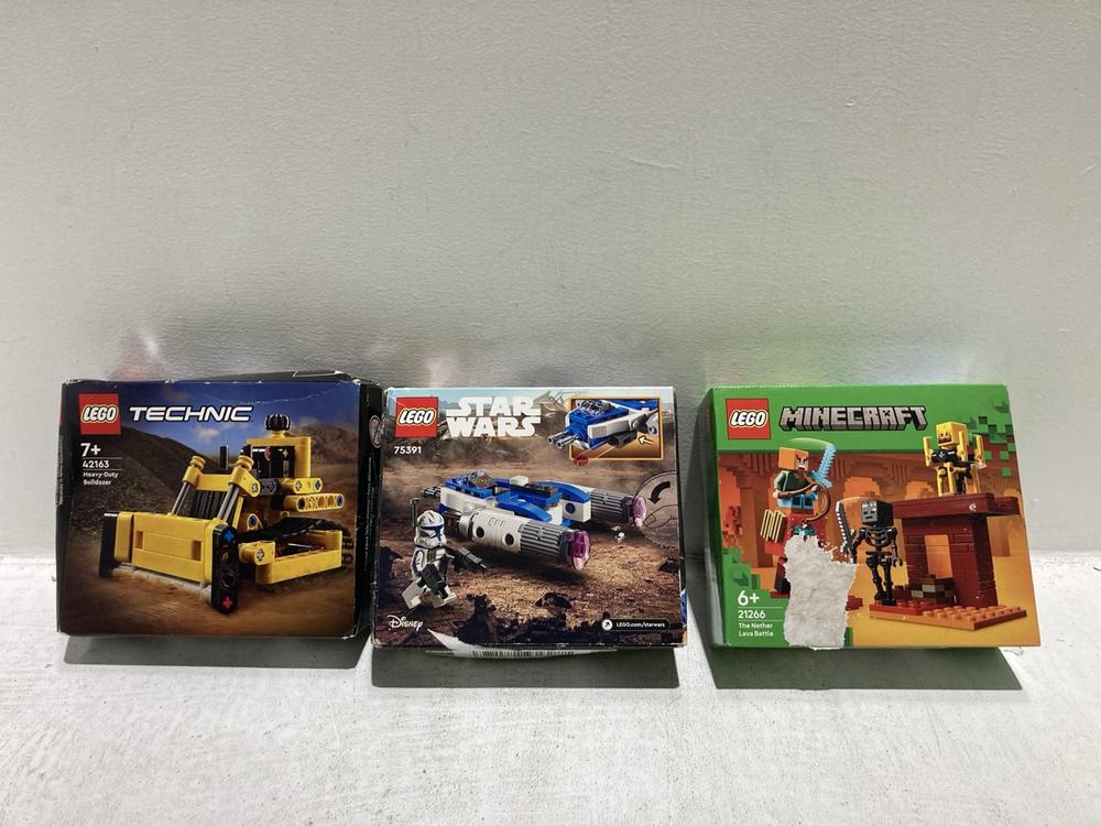 Lot 1812  
            Chesterfield SR45 - Parcel Delivery Only 

                
3 X ASSORTED LEGO TO INCLUDE LEGO 42163 TECHNIC HEAVY DUTY BULLDOZER (LOCATION: L17)