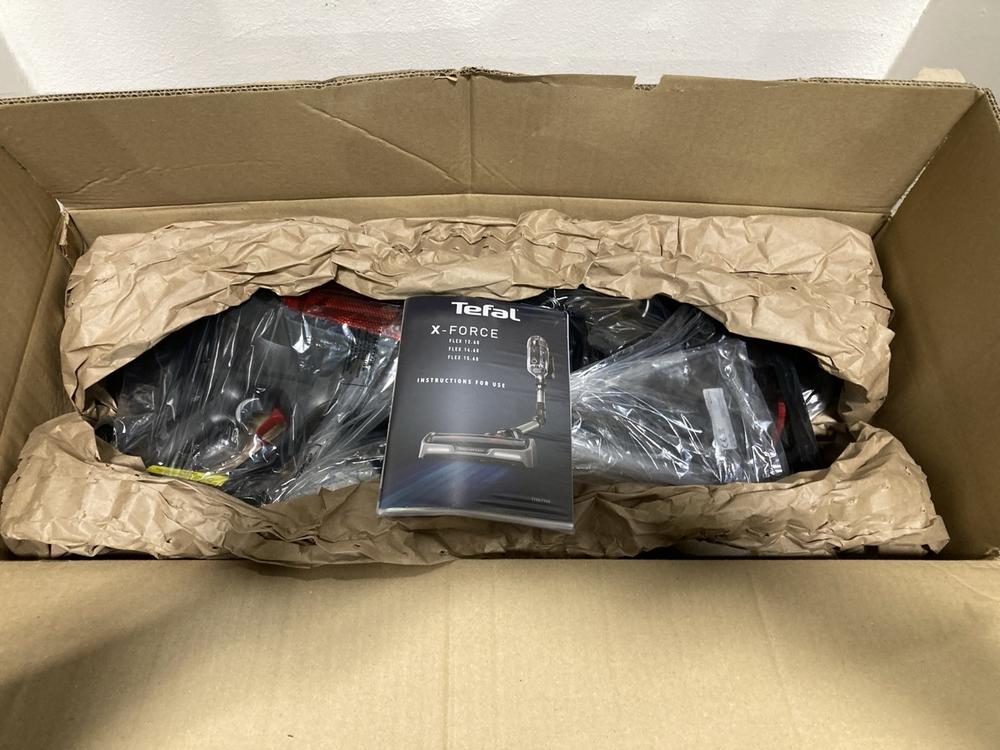 Lot 1542  
            Chesterfield SR47 - Parcel Delivery Only 

                
TEFAL FLEX CAR KIT CORDLESS STICK VACUUM (LOCATION: SR46G2)