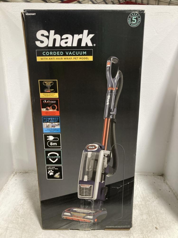 Lot 1549  
            Chesterfield SR47 - Parcel Delivery Only 

                
SHARK CORDED PET MODEL VACUUM CLEANER (LOCATION: SR46G2)