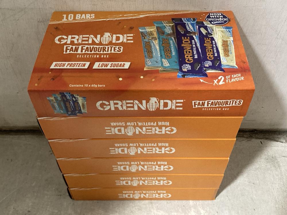 Lot 1714  
            Chesterfield SR47 - Parcel Delivery Only 

                
6 X GRENADE FAN FAVOURITES SELECTION BOX (10 X 60G) - BB MAY HAVE EXPIRED TOTAL O...