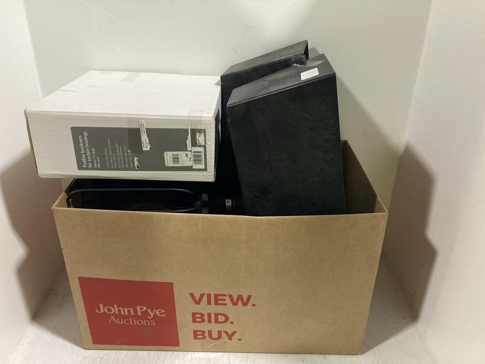 Lot 1735  
            Chesterfield SR47 - Parcel Delivery Only 

                
LOT OF ASSORTED ITEMS TO INCLUDE PHILIPS HUE 550 WHITE LIGHTBULB -200031 (LOCATIO...