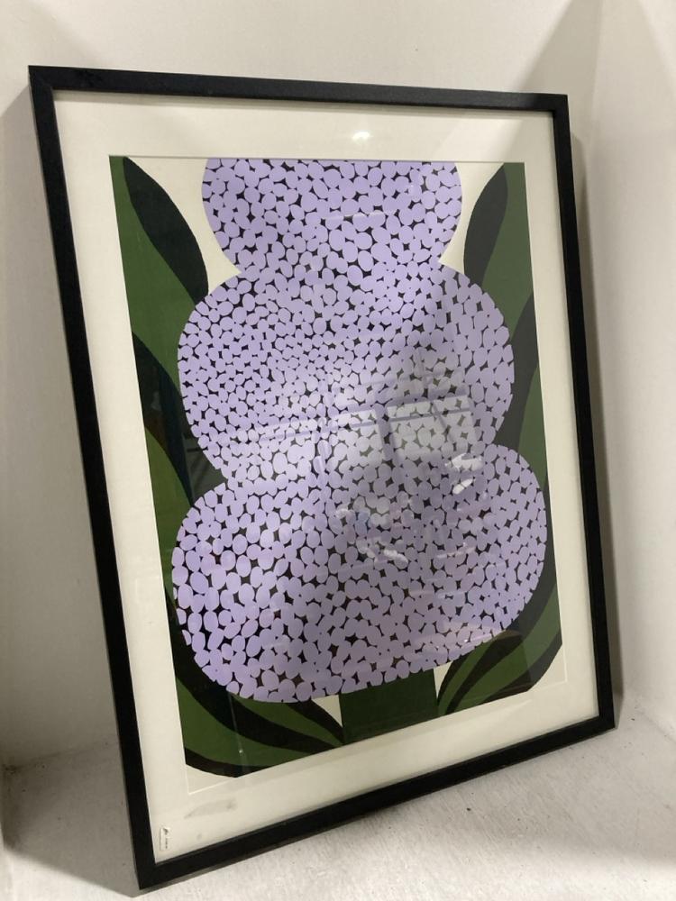 Lot 1736  
            Chesterfield SR47 - Parcel Delivery Only 

                
EV MAY FLOWER 80 X 60 PRINT IN BLACK FARME -200031 (LOCATION: SR46H1)