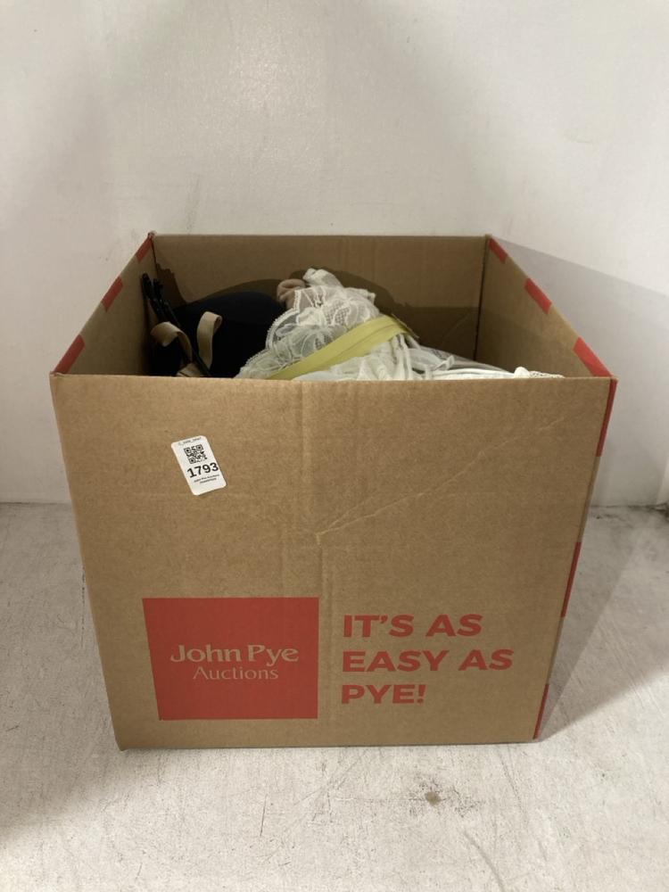 Lot 1793  
            Chesterfield SR47 - Parcel Delivery Only 

                
BOX OF ASSORTED CLOTHING TO INCLUDE THERMAL RIBBED SCOOP NECK BODYSUIT SIZE 12-14...