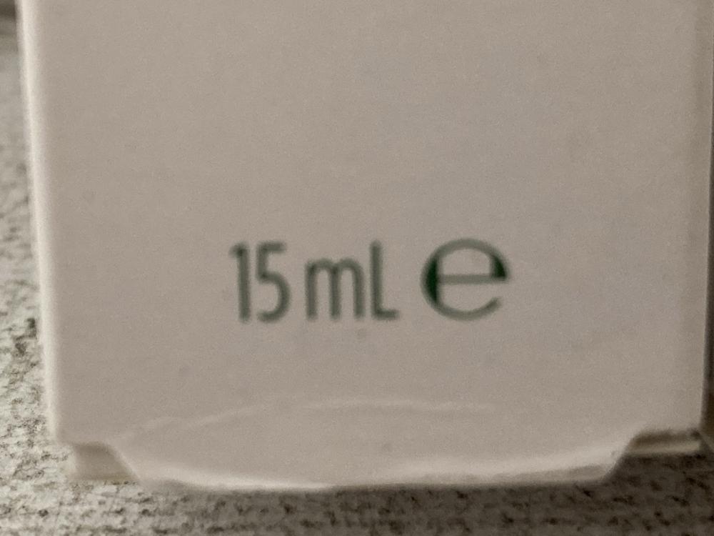 Lot 352  
            Chesterfield SR46 - Parcel Delivery Only 

                
QTY OF SIMPLE SOOTHING EYE BALM 15ML (LOCATION: J4)