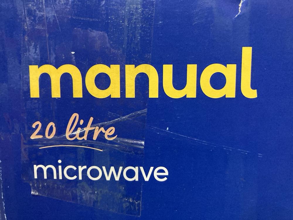 Lot 358  
            Chesterfield SR46 - Parcel Delivery Only 

                
RUSSELL HOBBS 20L MICROWAVE (LOCATION: J4)