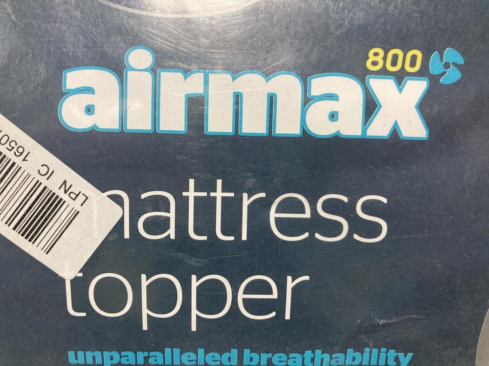 Lot 360  
            Chesterfield SR46 - Parcel Delivery Only 

                
SILENTNIGHT AIRMAX DOUBLE MATTRESS TOPPER (LOCATION: J4)