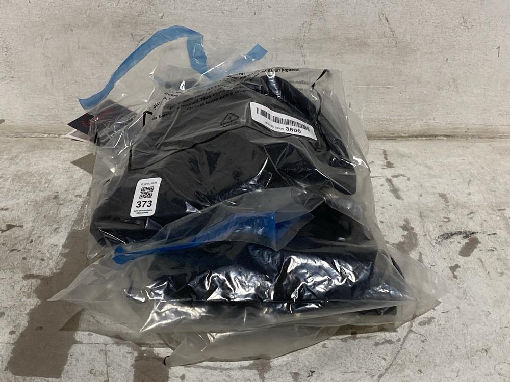 Lot 373  
            Chesterfield SR46 - Parcel Delivery Only 

                
5 X ASSORTED ADULTS CHAMPION CLOTHING TO INCLUDE CHAMPION SPORTS BRA IN BLACK - U...