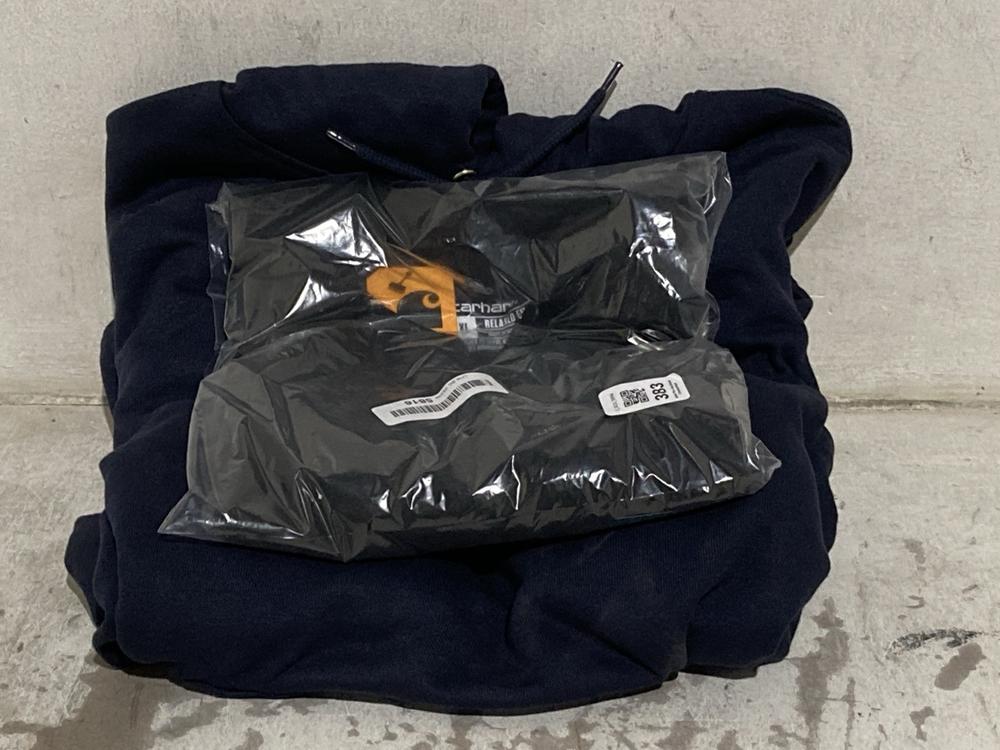 Lot 383  
            Chesterfield SR46 - Parcel Delivery Only 

                
CARHARTT DRAWSTRING HOODIE IN NAVY - UK SIZE XL TO INCLUDE CARHARTT RELAXED FIT T...