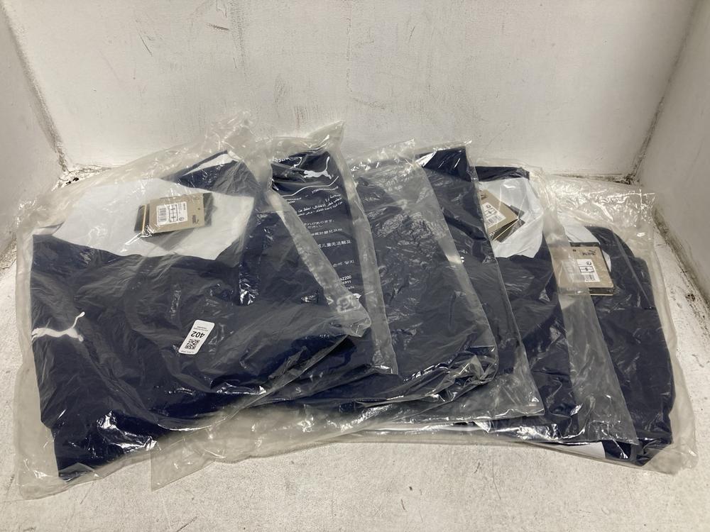 Lot 402  
            Chesterfield SR46 - Parcel Delivery Only 

                
6 X ASSORTED CLOTHING ITEMS TO INCLUDE PUMA JERSEY IN NAVY SIZE M (LOCATION: I2)
