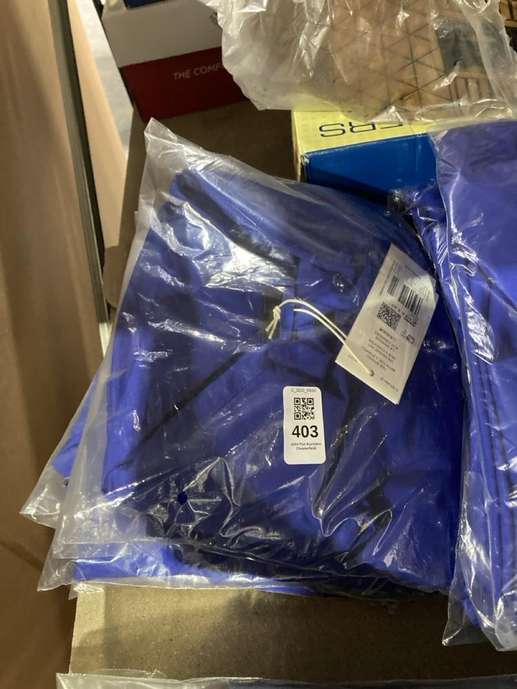 Lot 403  
            Chesterfield SR46 - Parcel Delivery Only 

                
2 X ADIDAS TERREX JACKET IN BLUE SIZE XL (LOCATION: I2)