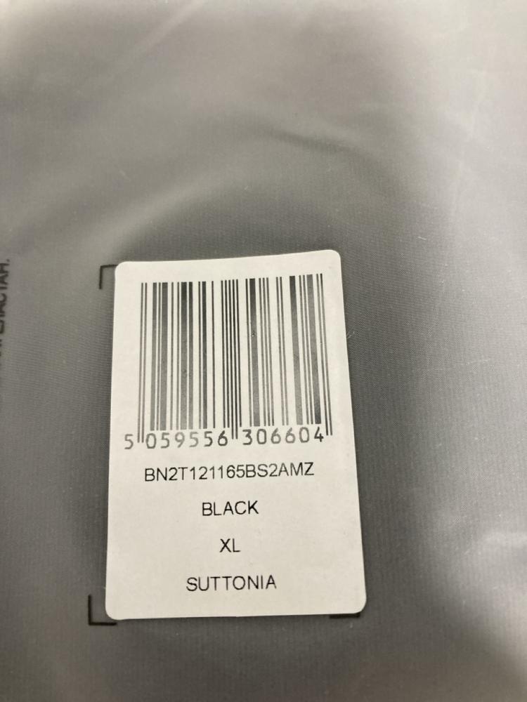 Lot 406  
            Chesterfield SR46 - Parcel Delivery Only 

                
3 X ASSORTED CLOTHING ITEMS TO INCLUDE BENCH 7 PACK BOXER SHORTS IN BLACK SIZE XL...