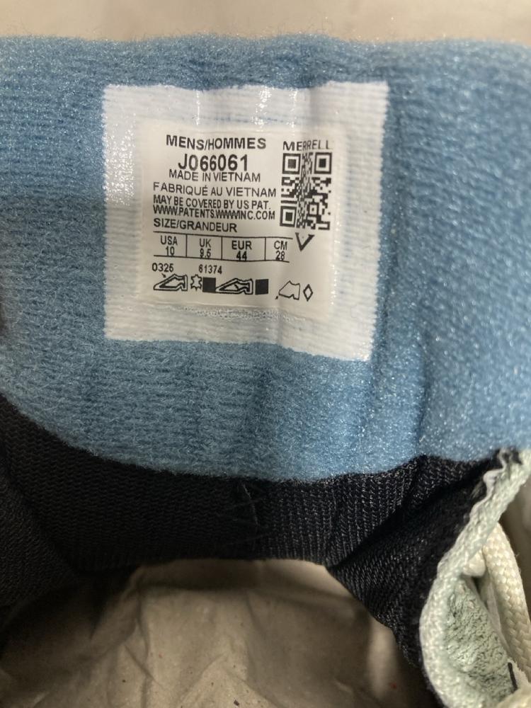 Lot 408  
            Chesterfield SR46 - Parcel Delivery Only 

                
MERRELL MEN'S MOAB 3 MID GTX SHOES IN WHITE SIZE 9.5 (LOCATION: I2)