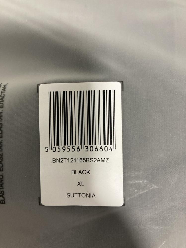 Lot 409  
            Chesterfield SR46 - Parcel Delivery Only 

                
3 X ASSORTED CLOTHING ITEMS TO INCLUDE BENCH 7 PACK BOXER SHORTS IN BLACK SIZE XL...