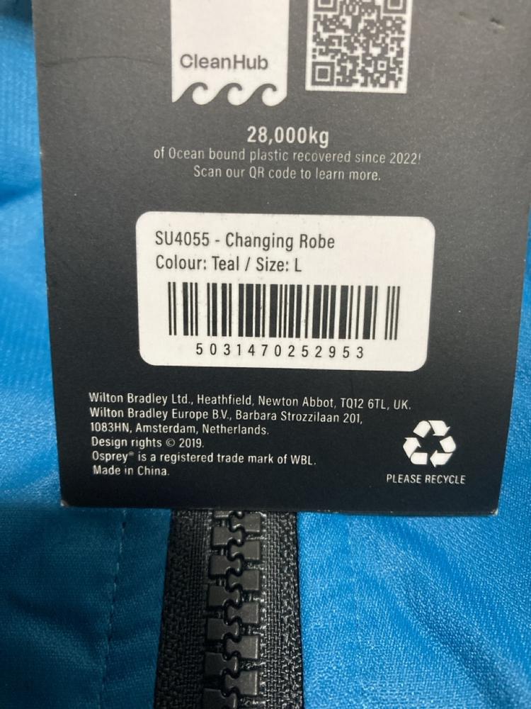 Lot 410  
            Chesterfield SR46 - Parcel Delivery Only 

                
OSPREY CHANGING ROBE IN TEAL SIZE L (LOCATION: I2)