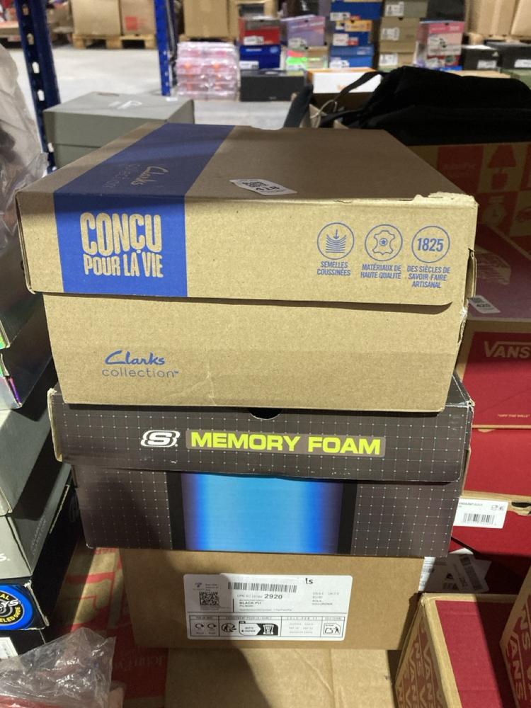 Lot 418  
            Chesterfield SR46 - Parcel Delivery Only 

                
3 X ASSORTED SHOES TO INCLUDE CLARKS LAURYL TASSEL SHOES IN BLACK SIZE 5 (LOCATIO...