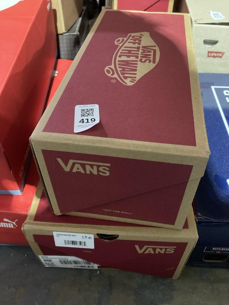 Lot 419  
            Chesterfield SR46 - Parcel Delivery Only 

                
VANS CHECKER SHOES IN BLACK SIZE 5 TO INCLUDE VANS WARD SHOES IN BLACK SIZE 14 (L...