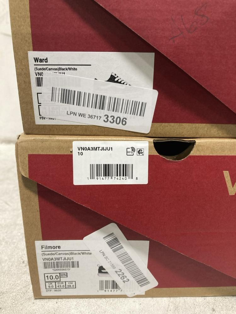Lot 420  
            Chesterfield SR46 - Parcel Delivery Only 

                
VANS WARD SHOES IN BLACK SIZE 4.5 TO INCLUDE VANS FILLMORE SHOES IN BLACK SIZE 9 ...