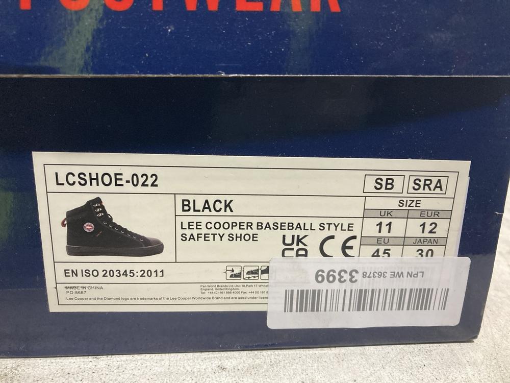 Lot 421  
            Chesterfield SR46 - Parcel Delivery Only 

                
LEE COOPER SAFETY SHOES IN BLACK SIZE 11 (LOCATION: I2)