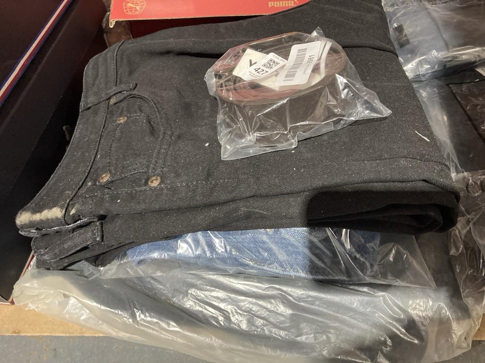 Lot 427  
            Chesterfield SR46 - Parcel Delivery Only 

                
QTY OF ASSORTED ADULTS CLOTHING TO INCLUDE WRANGLER MENS BELT IN BROWN LEATHER - ...