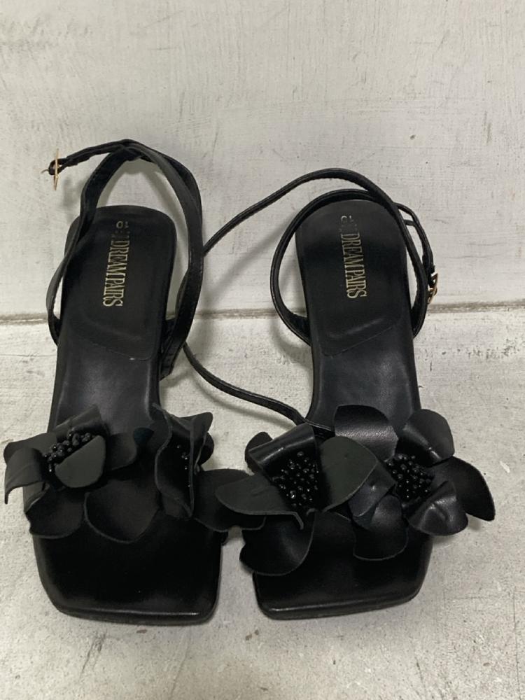 Lot 434  
            Chesterfield SR46 - Parcel Delivery Only 

                
3 X ASSORTED ADULTS SHOES TO INCLUDE WOMENS TIE-UP HEELS IN BLACK - UK SIZE 8 (LO...