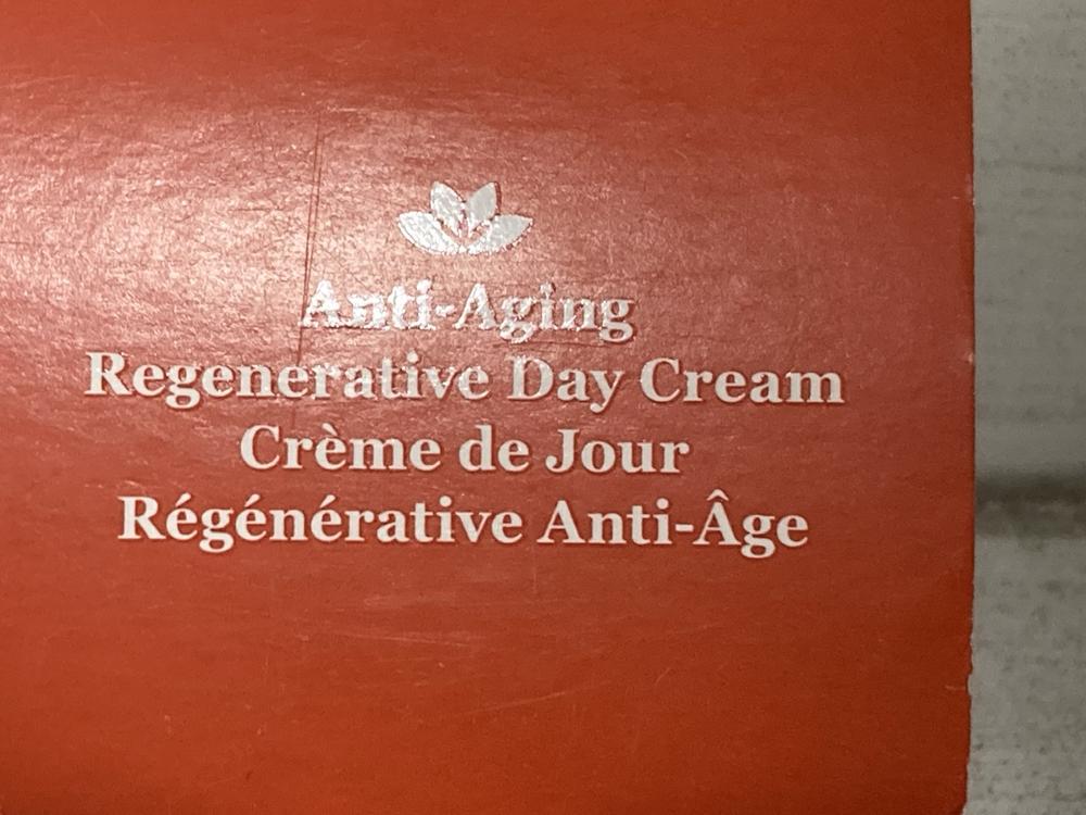 Lot 438  
            Chesterfield SR46 - Parcel Delivery Only 

                
4 X DERMA-E ANTI-AGING REGENERATING DAY CREAM 56G (LOCATION: I3)