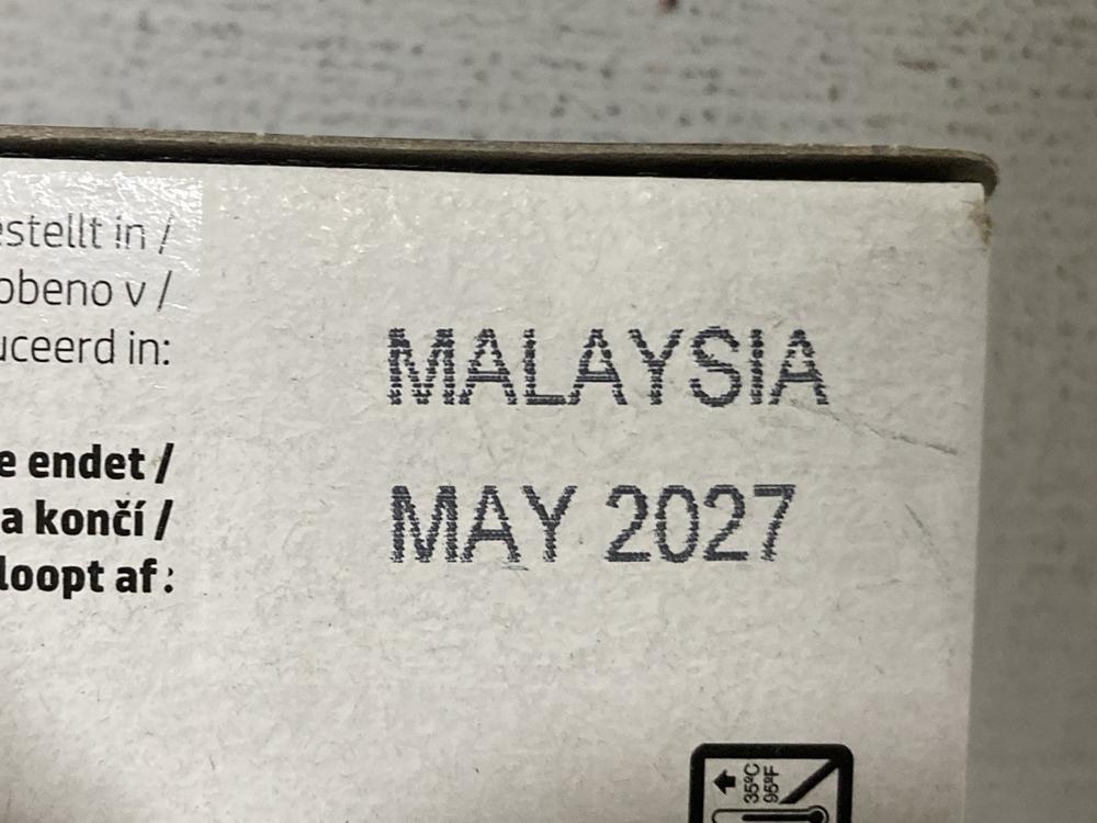 Lot 460  
            Chesterfield SR46 - Parcel Delivery Only 

                
6 X HP 308 TRI-COLOUR ORIGINAL INK CARTRIDGE (LOCATION: I3)