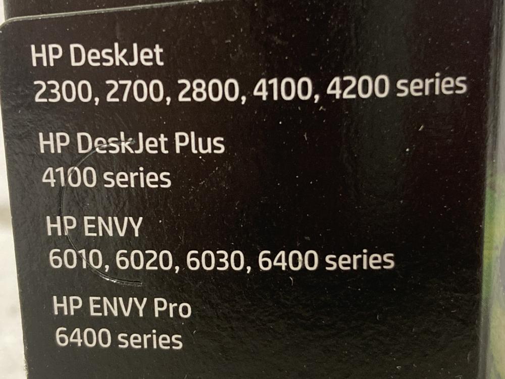 Lot 463  
            Chesterfield SR46 - Parcel Delivery Only 

                
6 X HP 305 XL TRI-COLOUR ORIGINAL INK CARTRIDGE (LOCATION: I3)