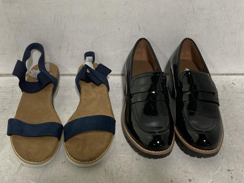 Lot 473  
            Chesterfield SR46 - Parcel Delivery Only 

                
4 X ASSORTED ADULTS SHOES TO INCLUDE DREAM PARIS WOMEN'S SUEDE SANDALS IN NAVY - ...