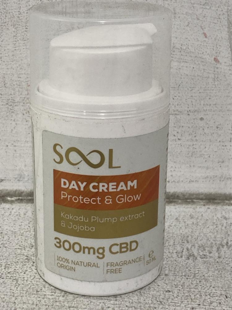 Lot 475  
            Chesterfield SR46 - Parcel Delivery Only 

                
6 X SOOL PROTECT & GLOW CBD DAY CREAM 50ML (LOCATION: I3)