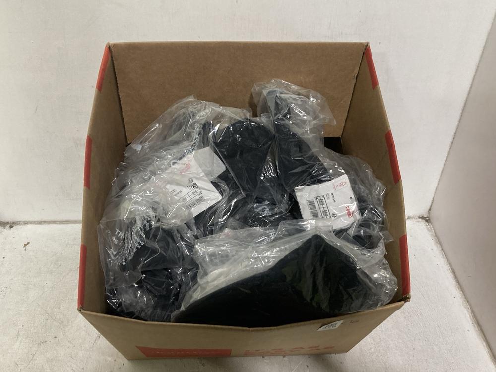 Lot 481  
            Chesterfield SR46 - Parcel Delivery Only 

                
16 X PUMA ADULTS CAP IN BLACK - ONESIZE (LOCATION: I3)