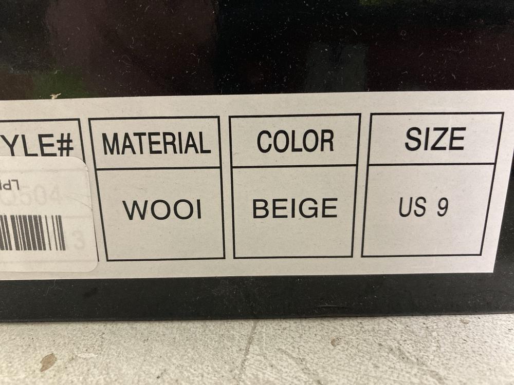 Lot 488  
            Chesterfield SR46 - Parcel Delivery Only 

                
CALTO ECOGRIP WOOL LACE-UP SNEAKERS IN CREAM - UK SIZE 8 (LOCATION: I3)