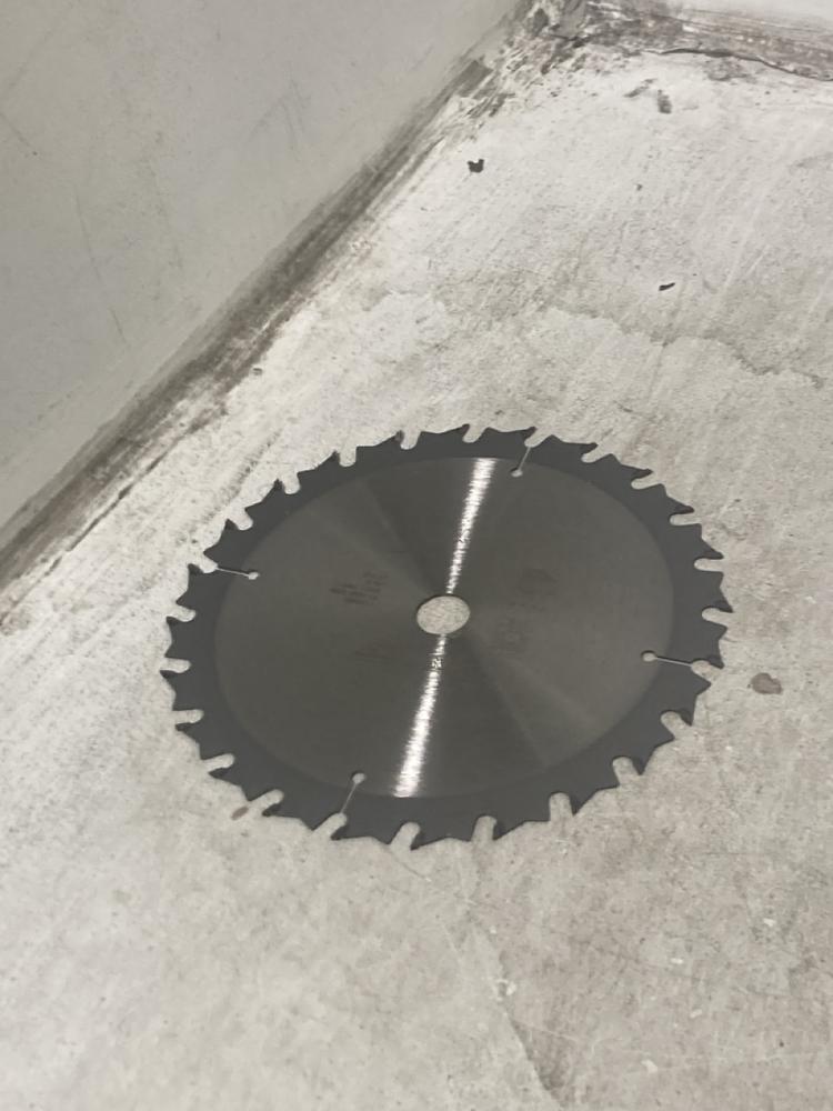 Lot 492  
            Chesterfield SR46 - Parcel Delivery Only 

                
MILWAUKEE M18CCS55-0 18V 165MM FUEL CIRCULAR SAW (LOCATION: I4)