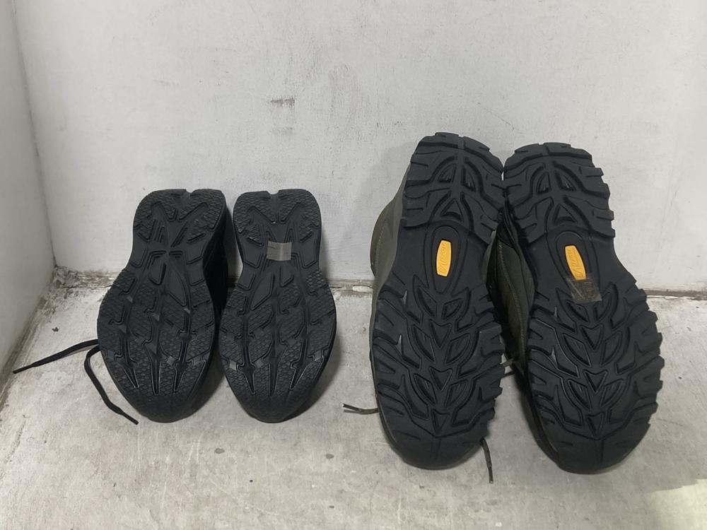 Lot 497  
            Chesterfield SR46 - Parcel Delivery Only 

                
NORTI V8 TRAINERS IN BLACK SIZE 6 UK TO INCLUDE NORTI V8 BOOTS IN SIZE 11 UK (LOC...