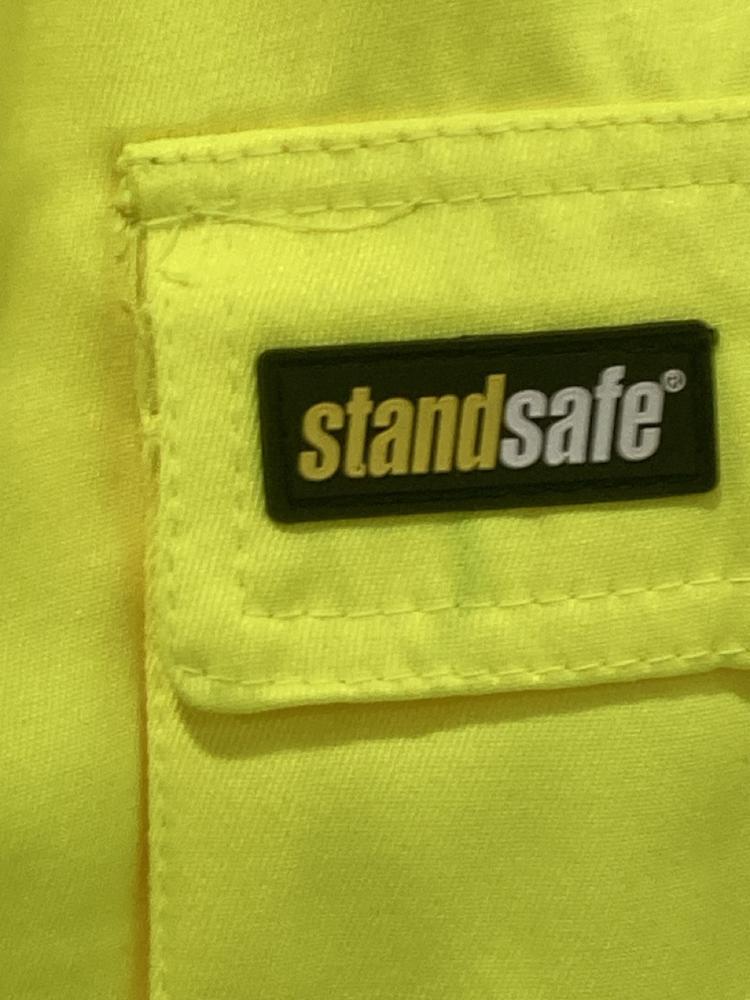 Lot 500  
            Chesterfield SR46 - Parcel Delivery Only 

                
4 X ASSORTED STAND SAFE WORKWEAR TO INCLUDE YELLOW TROUSERS SIZE 30R (LOCATION: I4)