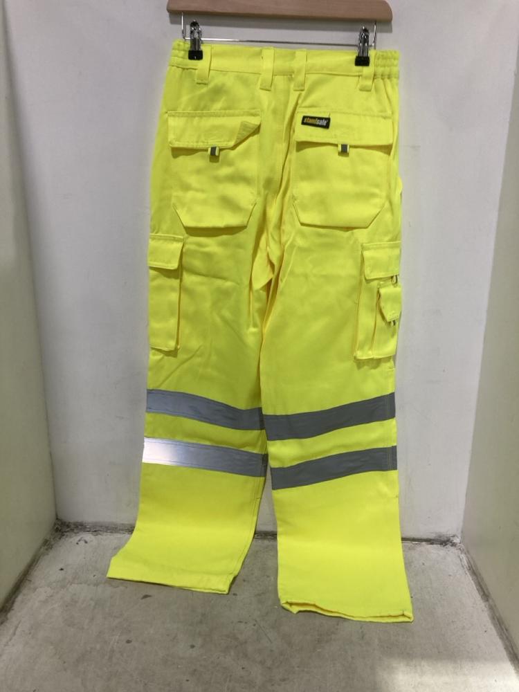 Lot 500  
            Chesterfield SR46 - Parcel Delivery Only 

                
4 X ASSORTED STAND SAFE WORKWEAR TO INCLUDE YELLOW TROUSERS SIZE 30R (LOCATION: I4)