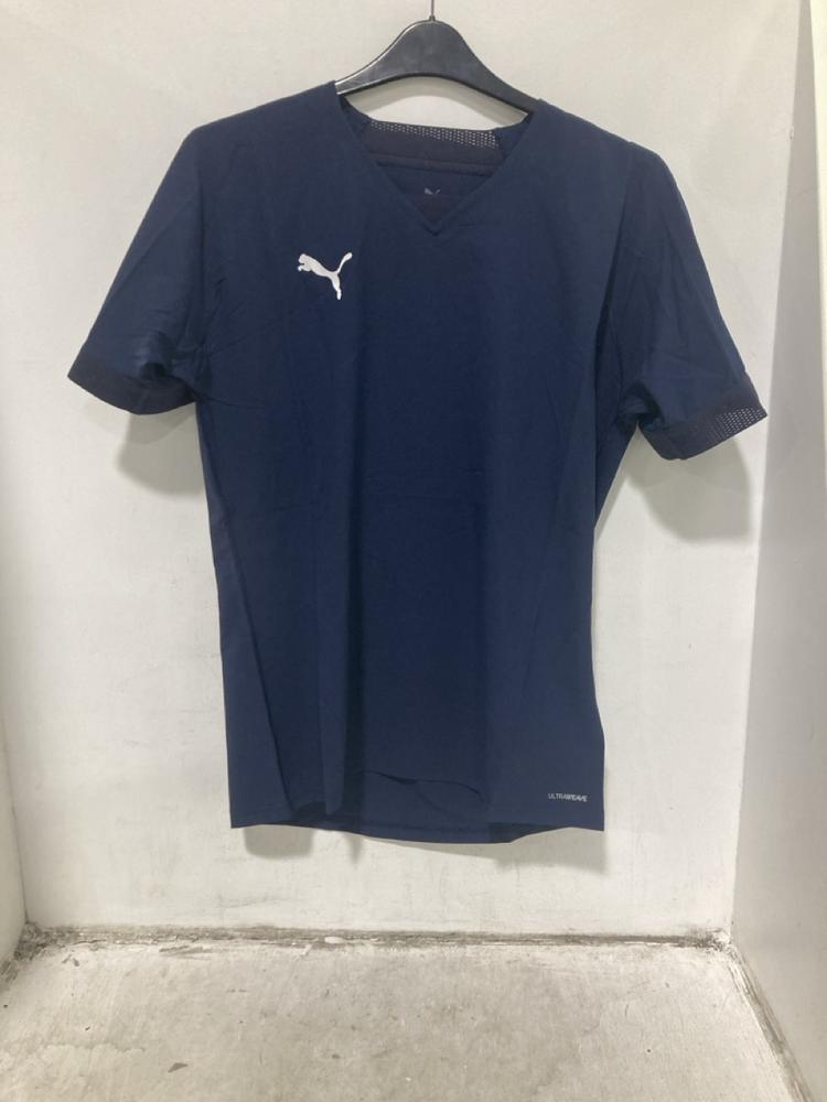 Lot 507  
            Chesterfield SR46 - Parcel Delivery Only 

                
5 X ASSORTED ADULT CLOTHING ITEMS TO INCLUDE PUMA SHIRT IN BLUE SIZE M (LOCATION:...
