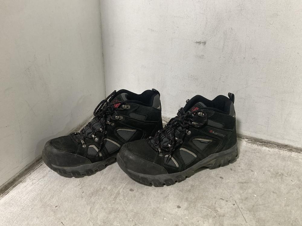Lot 508  
            Chesterfield SR46 - Parcel Delivery Only 

                
KARRIMOR WALKING BOOTS IN BLACK SEA SIZE 7 UK (LOCATION: I4)
