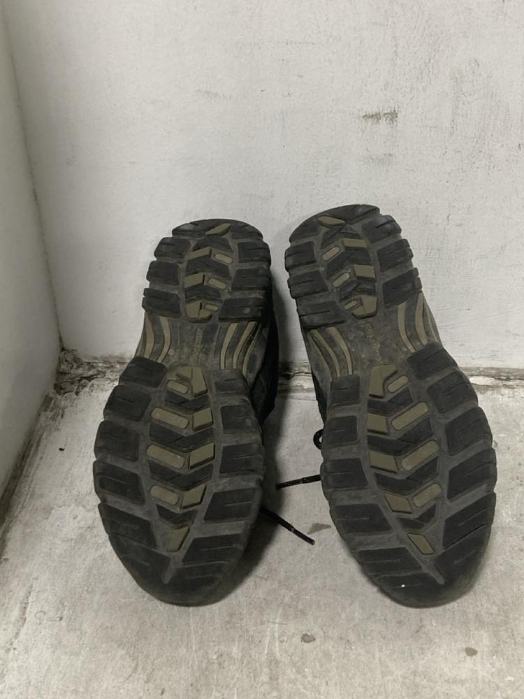 Lot 508  
            Chesterfield SR46 - Parcel Delivery Only 

                
KARRIMOR WALKING BOOTS IN BLACK SEA SIZE 7 UK (LOCATION: I4)