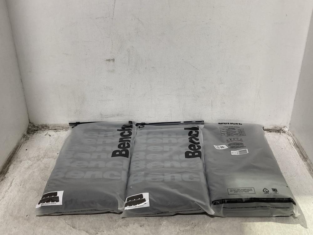 Lot 511  
            Chesterfield SR46 - Parcel Delivery Only 

                
3 X 7 PACK BENCH BOXER SHORTS IN BLACK SIZE XL (LOCATION: I4)